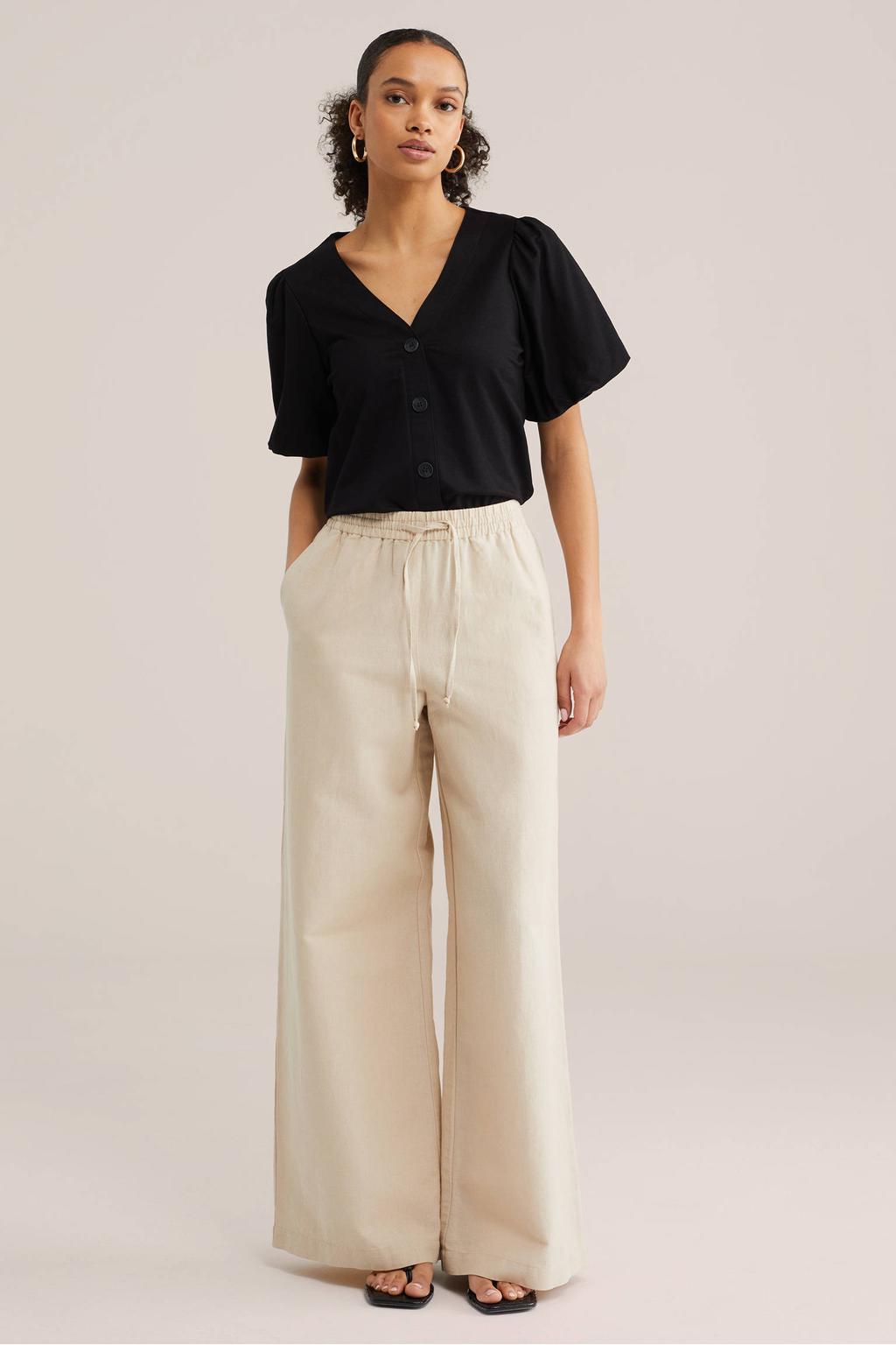 Zwarte dames WE Fashion blouse van viscose met effen, korte mouwen, V-hals en knoopsluiting