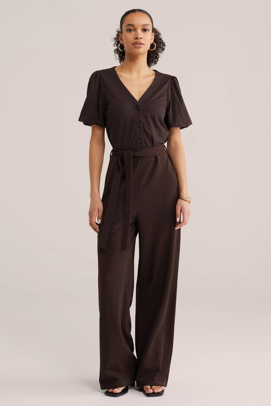 Donkerblauwe dames WE Fashion jumpsuit van viscose met effen, korte mouwen, V-hals en ceintuur