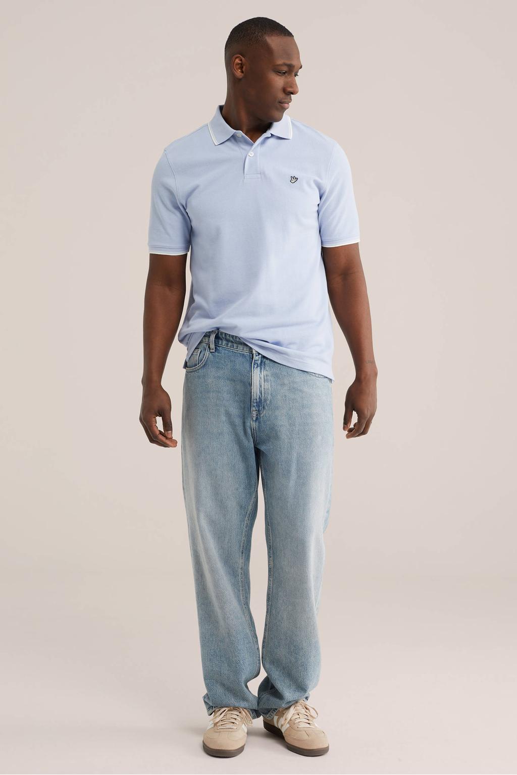 Lichtblauwe heren WE Fashion regular polo van katoen met effen, korte mouwen, knoopsluiting en geribde boorden