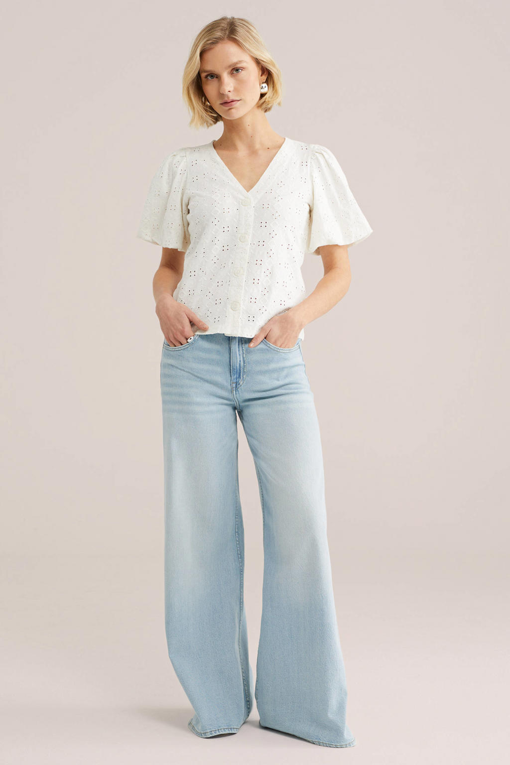 Ecru dames WE Fashion blouse broderie van katoen met effen, korte mouwen, klassieke kraag en knoopsluiting