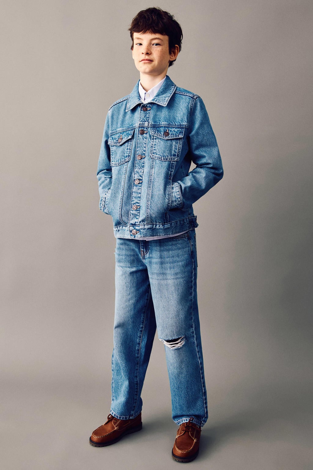 Medium blue denim jongens Mango Kids spijkerjas van denim met effen, lange mouwen, klassieke kraag en knoopsluiting