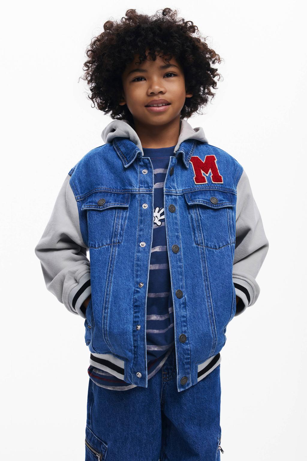 Medium blue denim jongens Desigual Mickey Mouse spijkerjas van denim met backprint, lange mouwen, capuchon, drukknoopsluiting en elastische boord