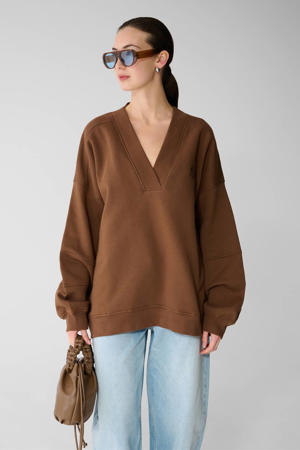 oversized sweater bruin