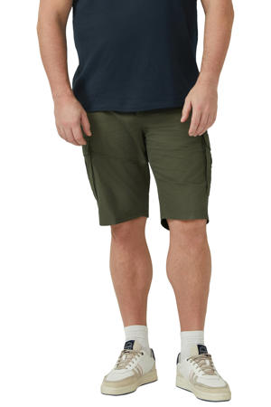 relaxed cargo short donkergroen