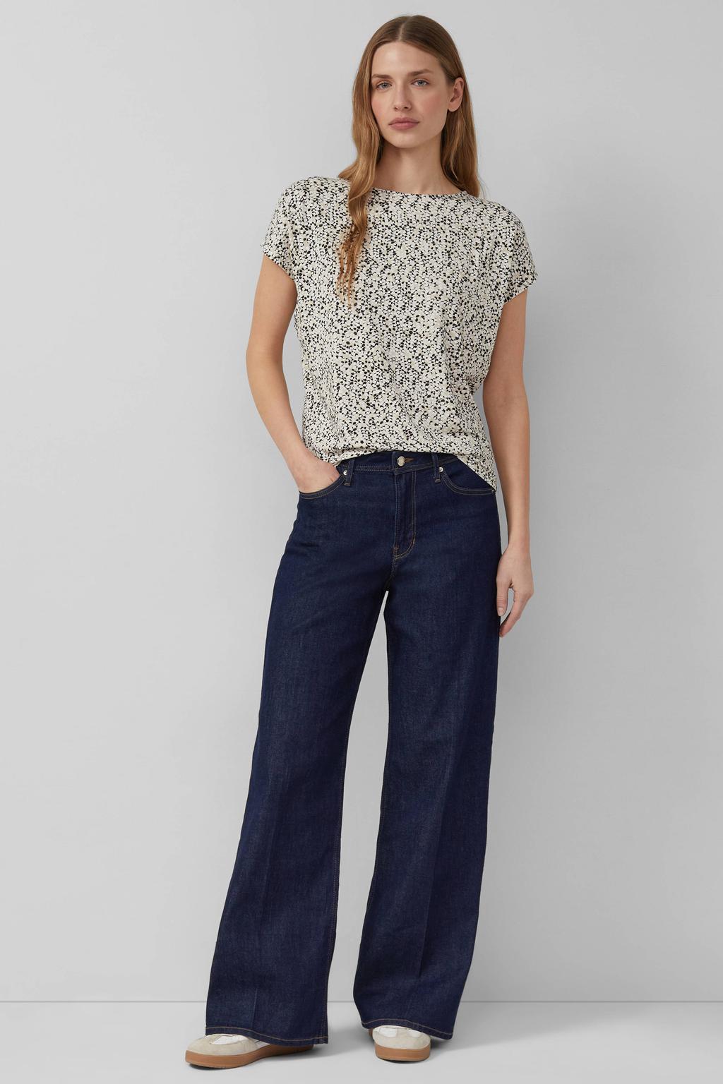 Ecru en zwarte dames s.Oliver top van viscose met korte mouwen en ronde hals