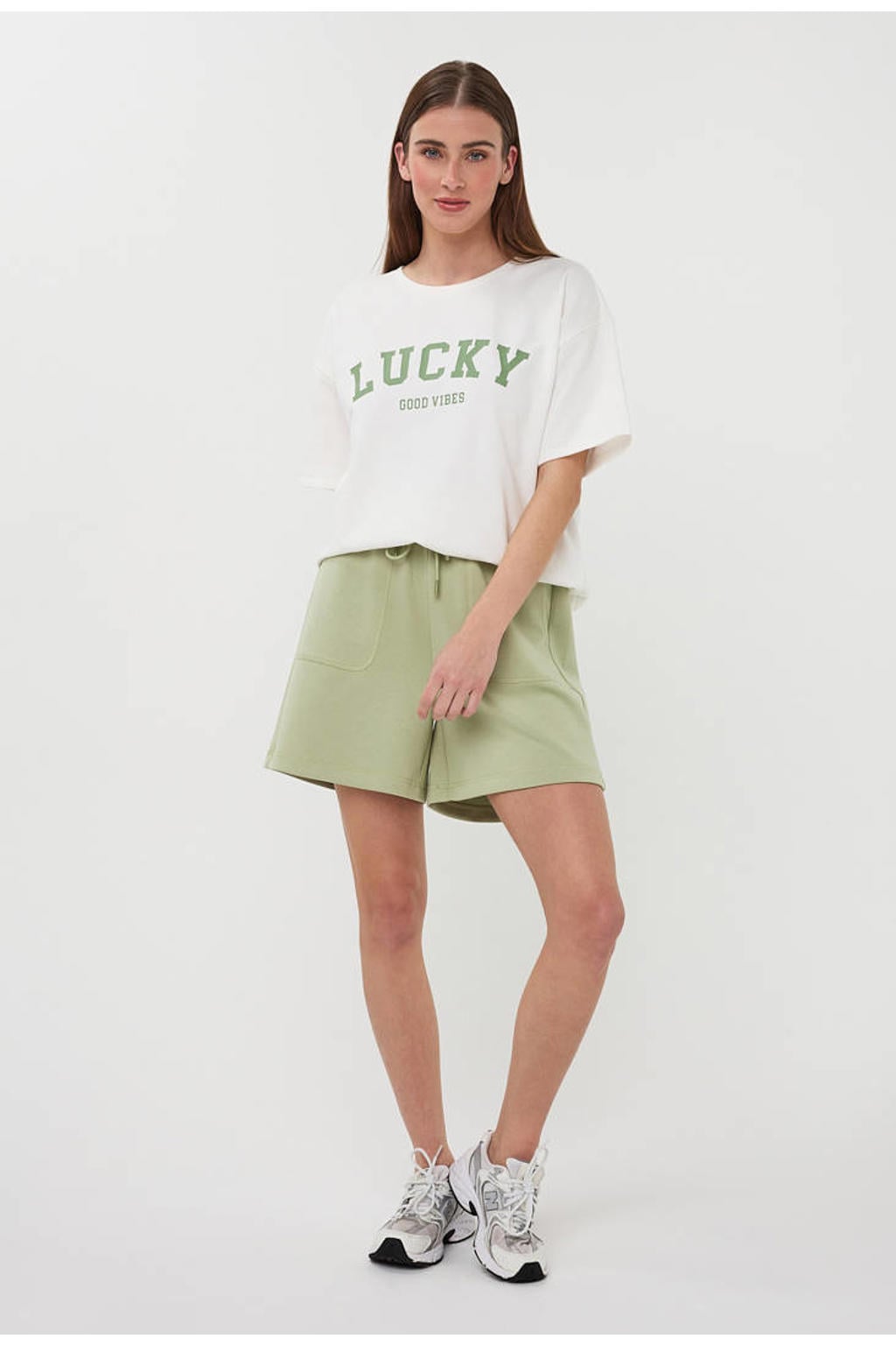Lichtgroene dames Esqualo regular high waist sweatshort van polyester met elastische tailleband met koord en effen