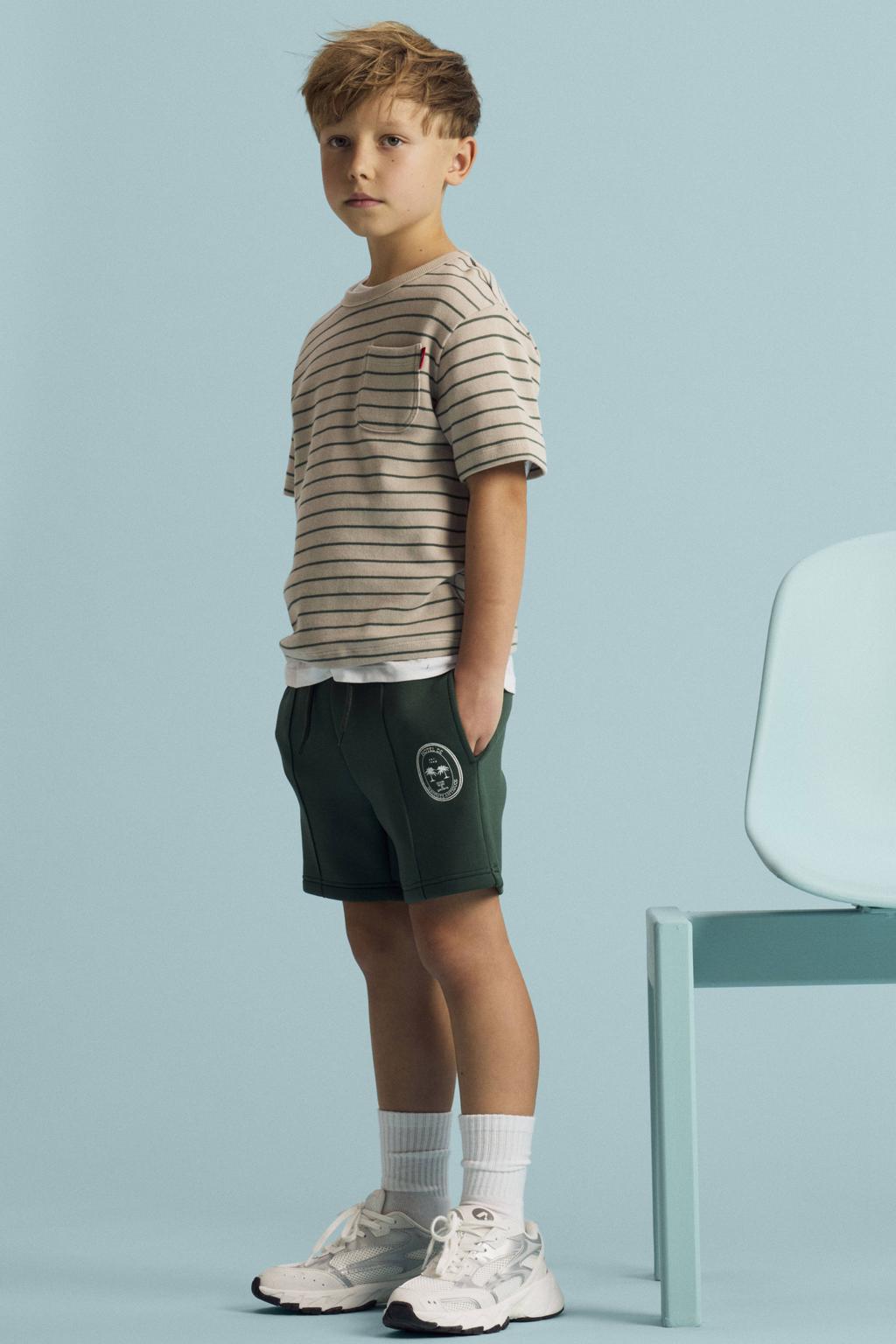 Groene jongens NAME IT KIDS regular waist sweatshort met elastische tailleband met koord en printopdruk