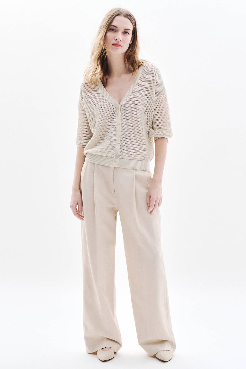 Beige dames Caroll vest crème gebreid van katoen met effen, driekwart mouwen, V-hals en knoopsluiting