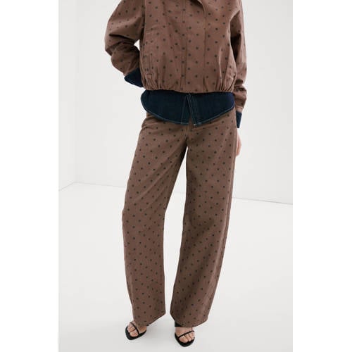 Mango low waist barrel jeans met stippen bruin afbeelding