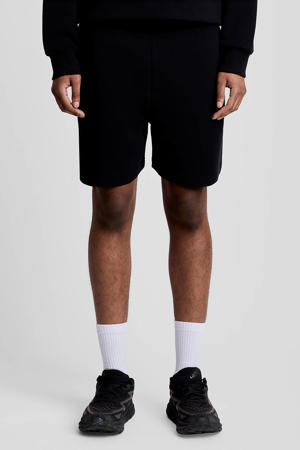 short zwart
