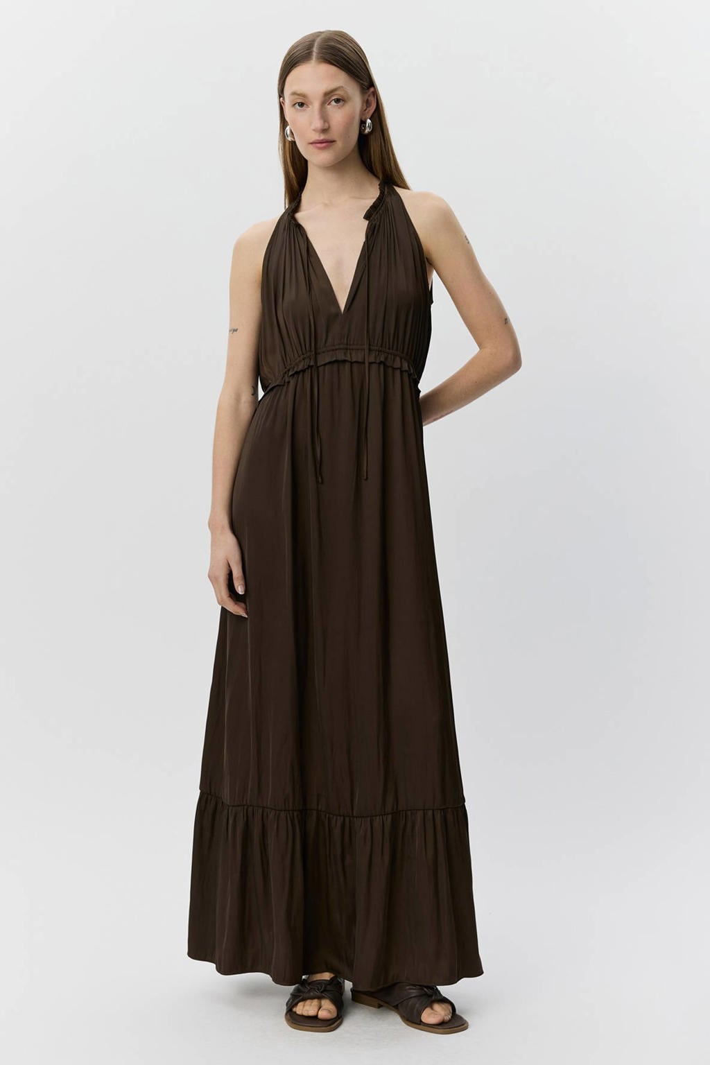 Bruine dames Sofie Schnoor maxi jurk van polyester met effen, V-hals en striksluiting