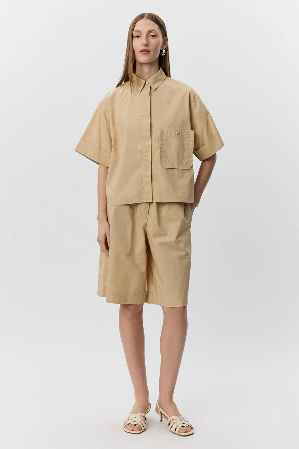 Beige dames Sofie Schnoor regular waist bermuda short van katoen met loose fit, elastische tailleband en effen