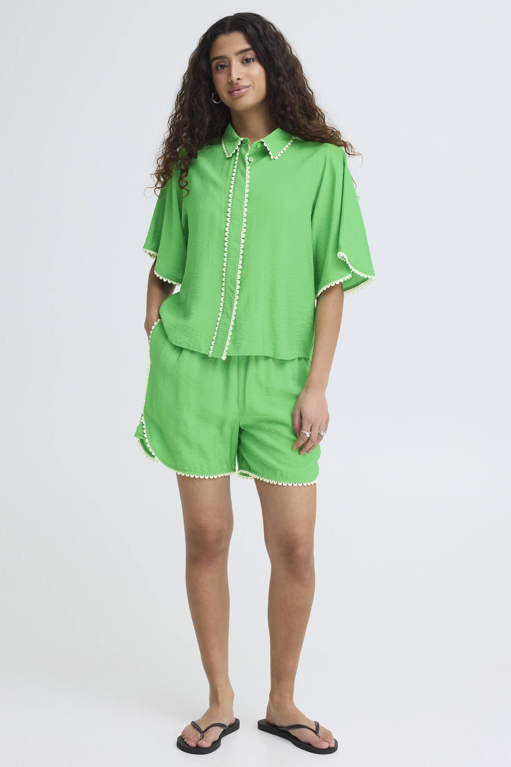 Groene dames ICHI blouse van viscose met effen, korte mouwen, klassieke kraag, knoopsluiting en contrast bies