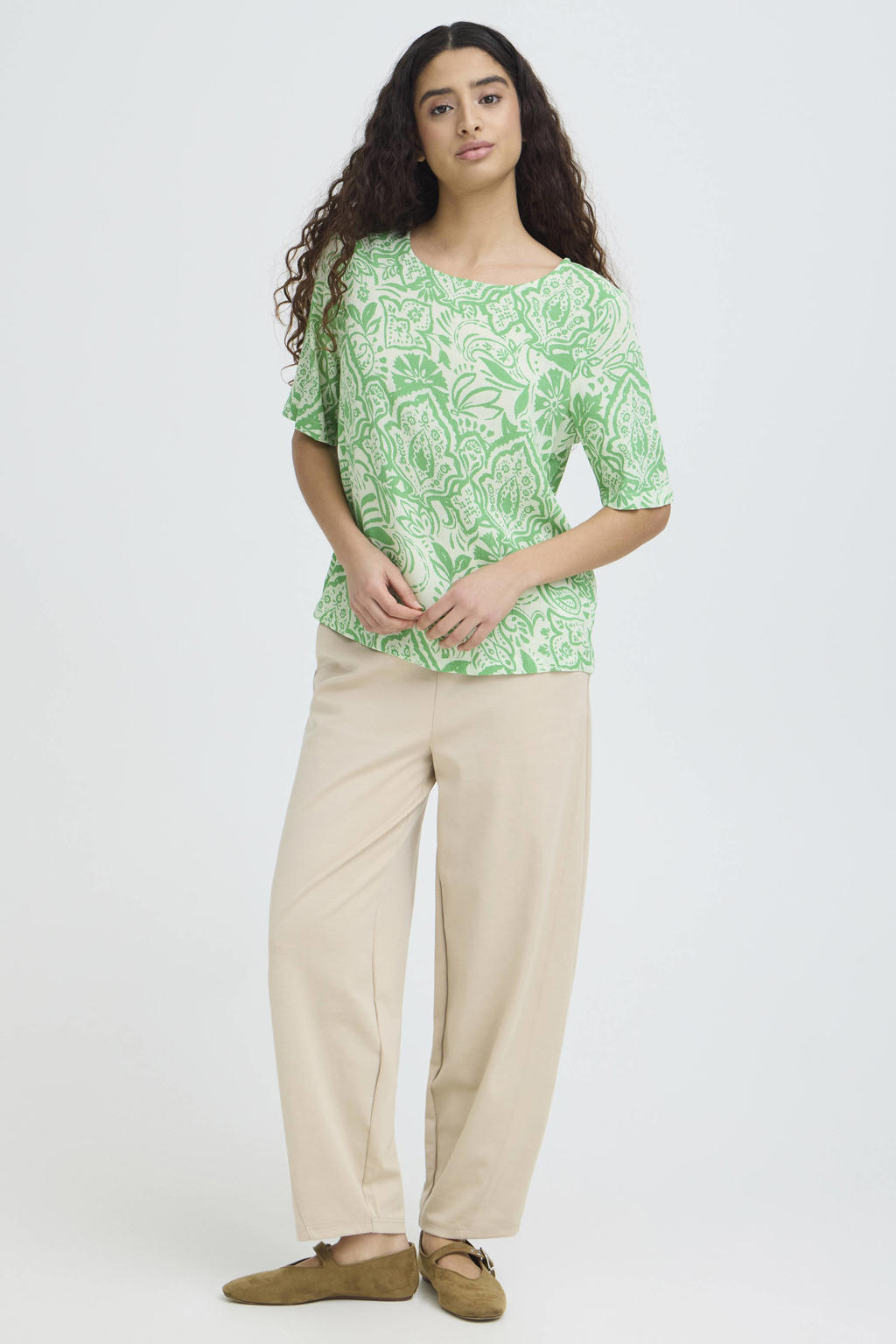 Groene dames ICHI gebloemde top van viscose met korte mouwen en ronde hals