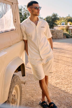 regular casual short ecru