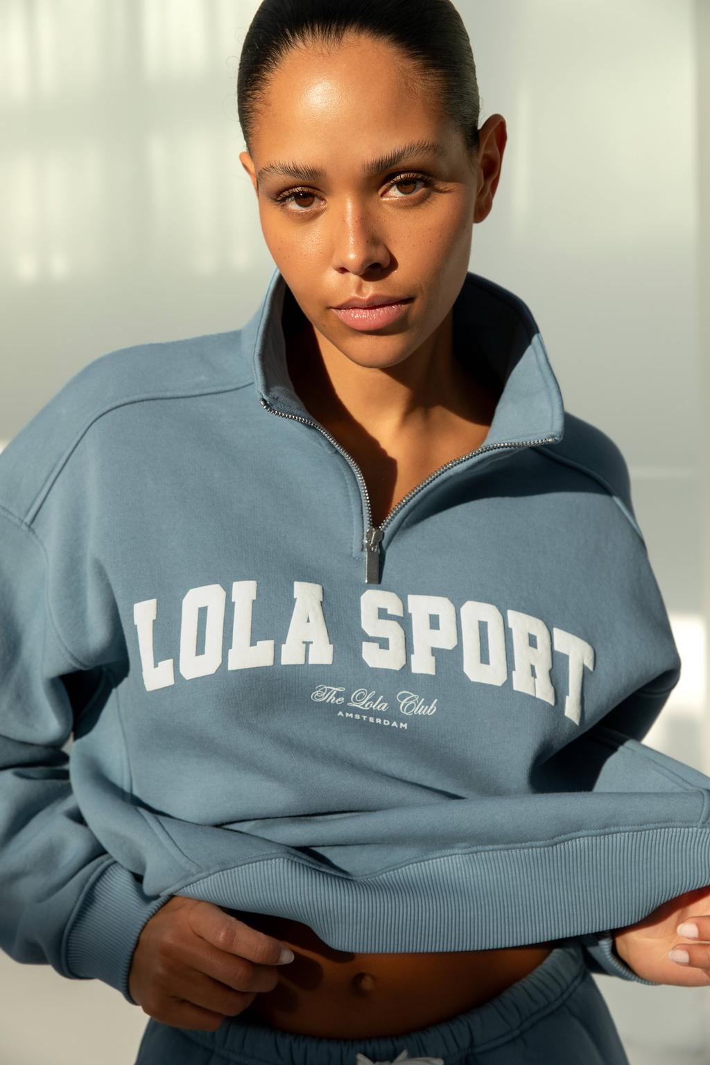 Blauwe dames The Lola Club sweater Jayla Half Zip van katoen met effen, lange mouwen en opstaande kraag