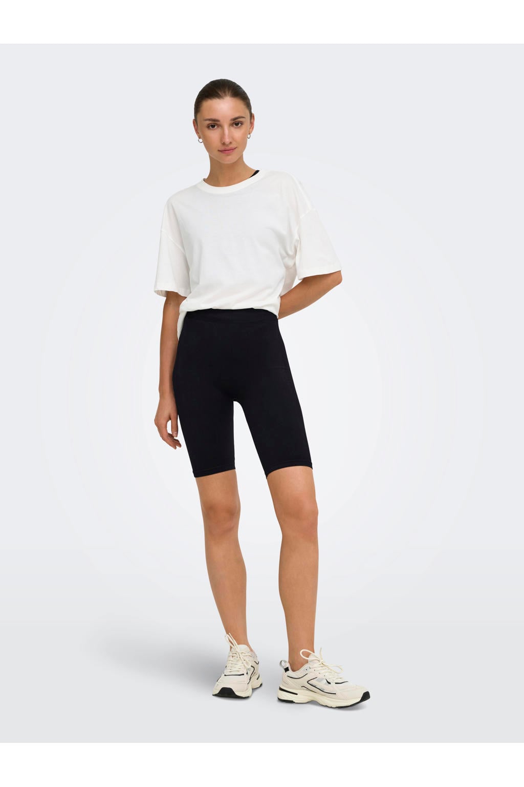 Zwarte dames ONLY PLAY Onpedda hw seam scrunch city shorts sportbroek van polyamide met slim fit en regular waist