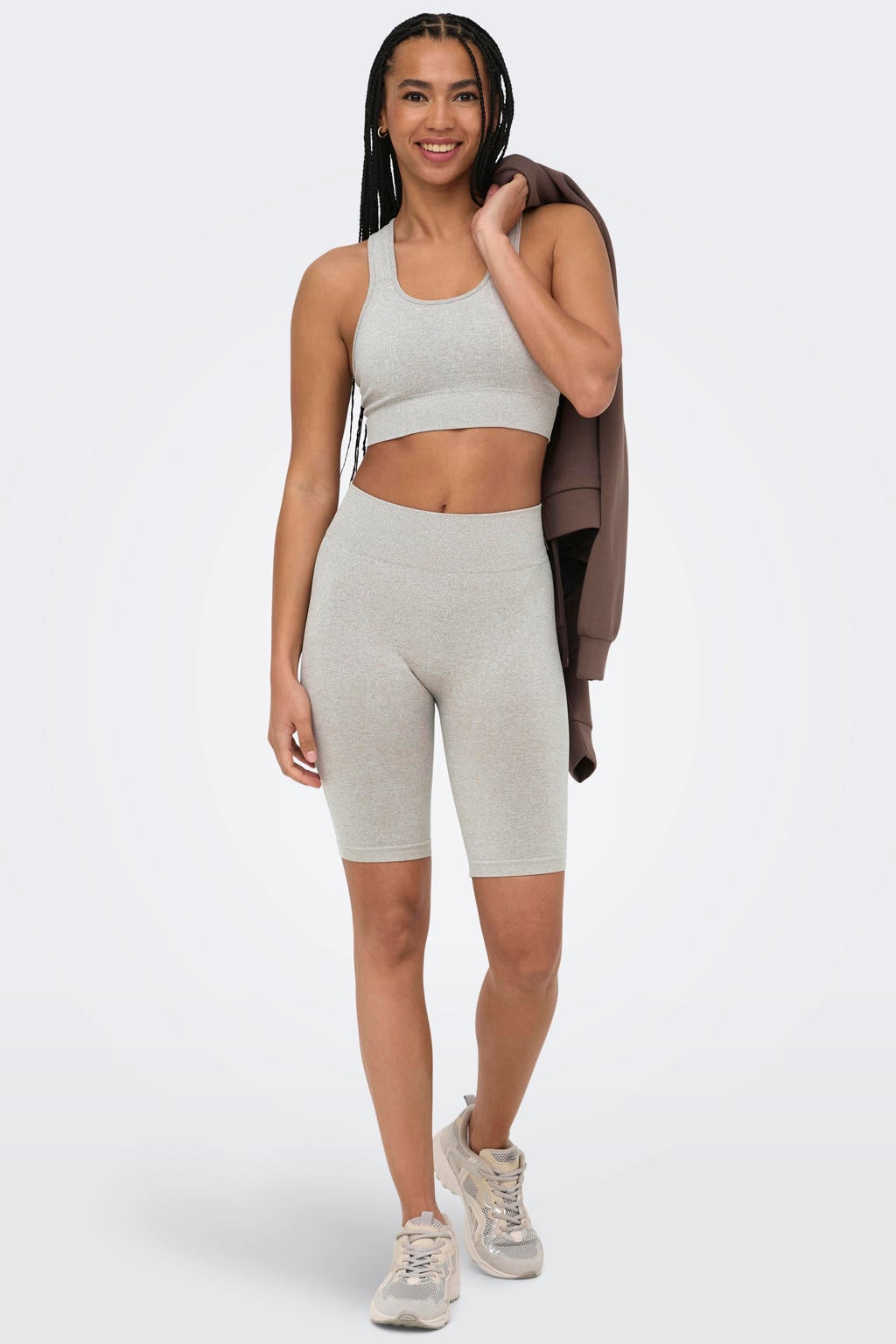 Beige dames ONLY PLAY Onprosea sportshort van nylon met slim fit en regular waist