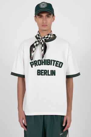 oversized T-shirt wit