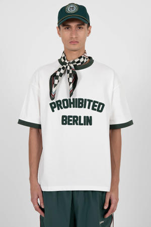 oversized T-shirt wit