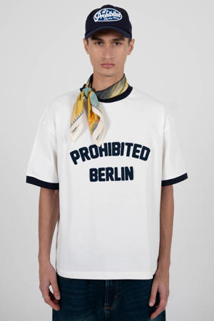 oversized T-shirt wit