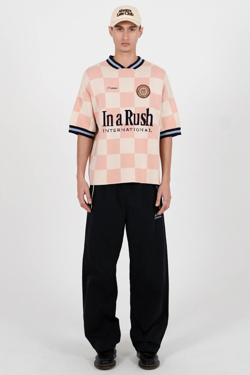 Roze heren Prohibited oversized T-shirt gebreid van katoen met korte mouwen, V-hals en borduursels