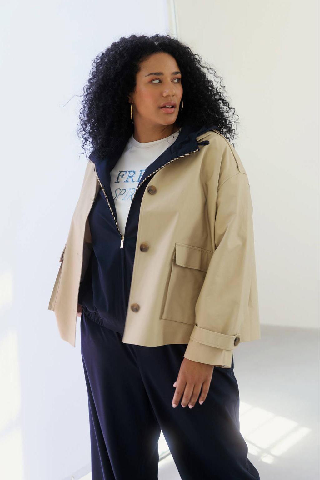 Beige dames Yest Curve trenchcoat van katoen met effen, lange mouwen, klassieke kraag en knoopsluiting