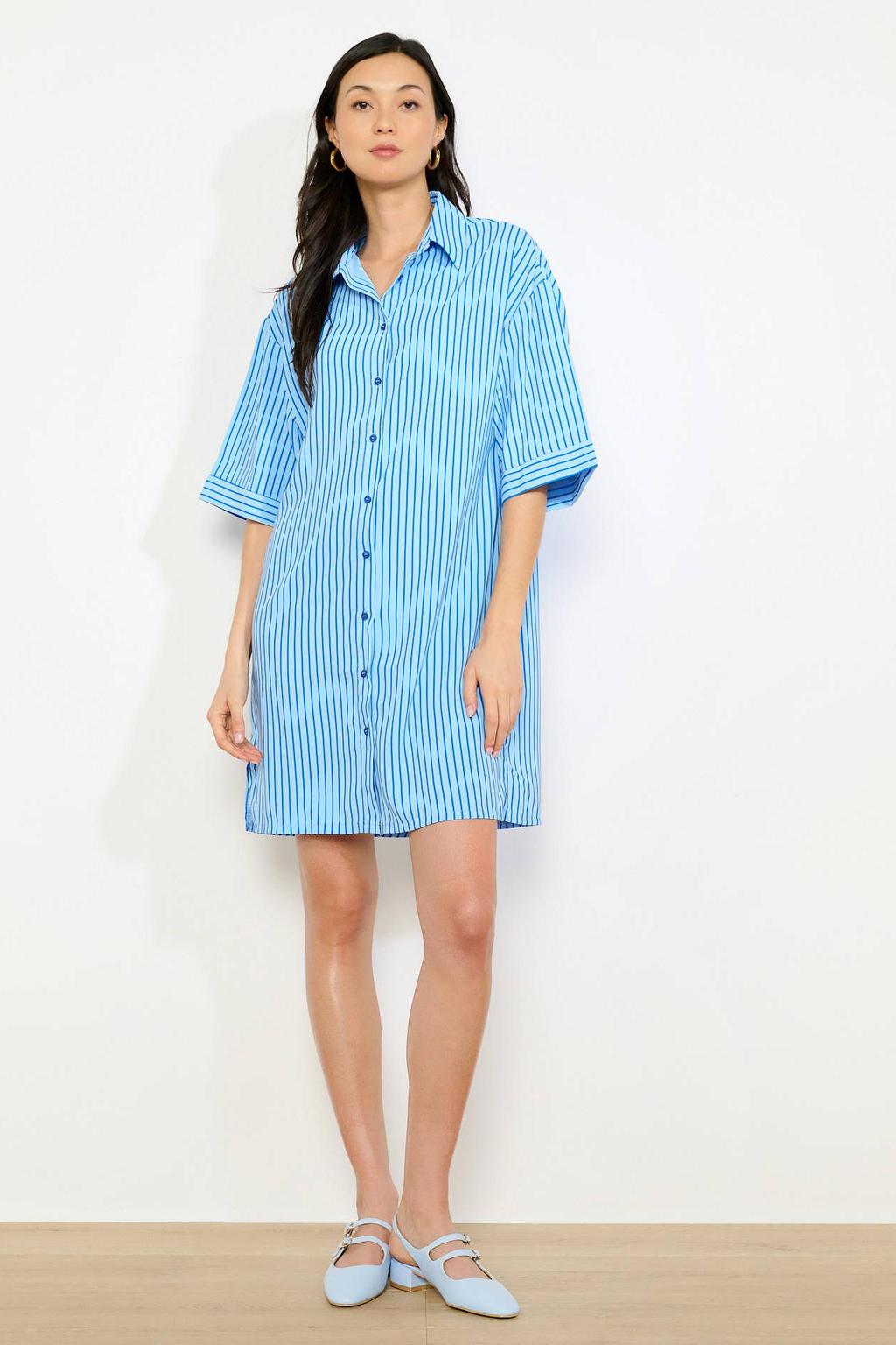Blauwe dames LOLALIZA gestreepte blousejurk van polyester met korte mouwen, klassieke kraag en knoopsluiting