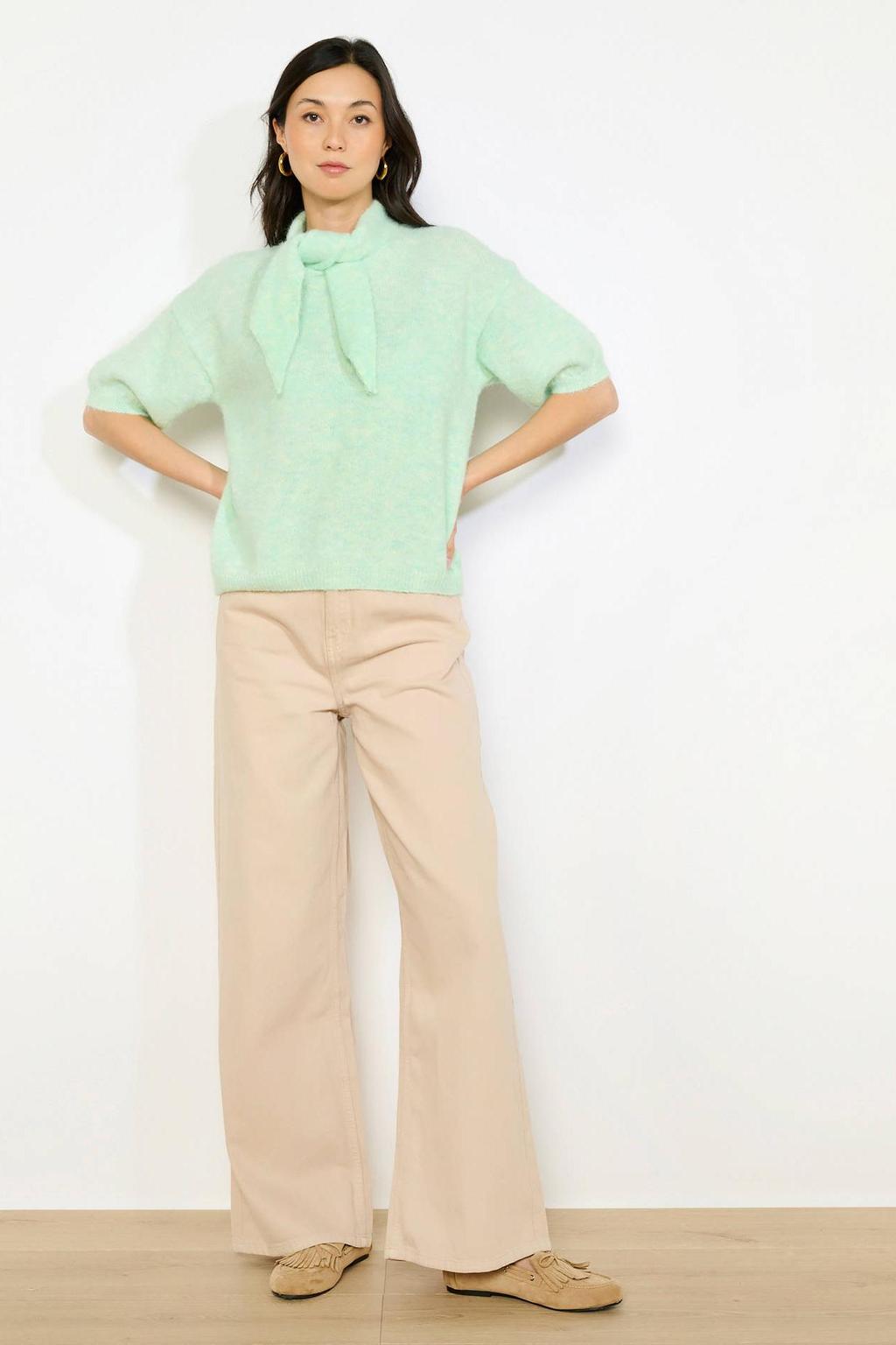 Mintgroene dames LOLALIZA top fijn gebreid van polyester met effen, korte mouwen en sjaalkraag