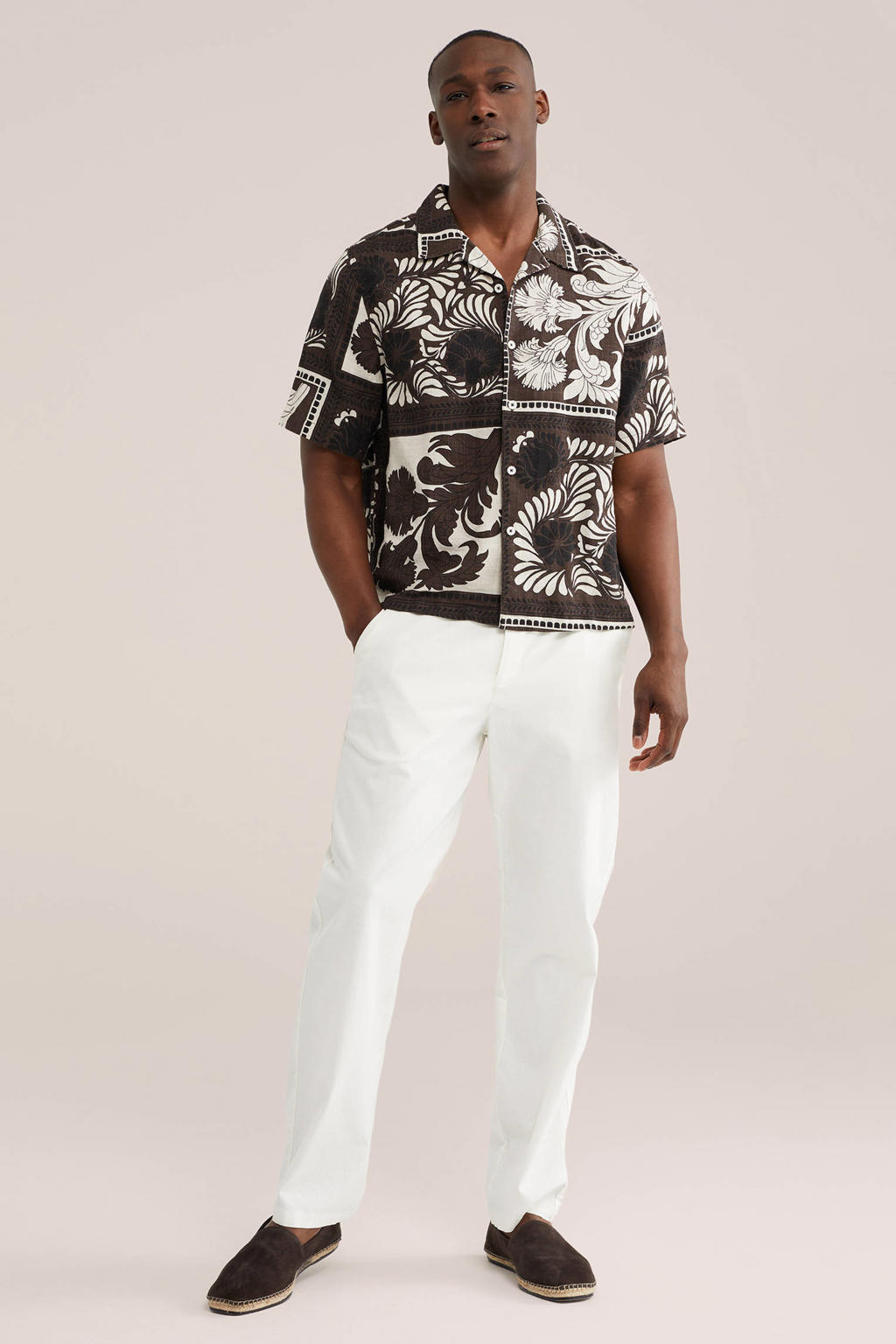 Bruine heren WE Fashion relaxed casual overhemd van katoen met korte mouwen, klassieke kraag en knoopsluiting