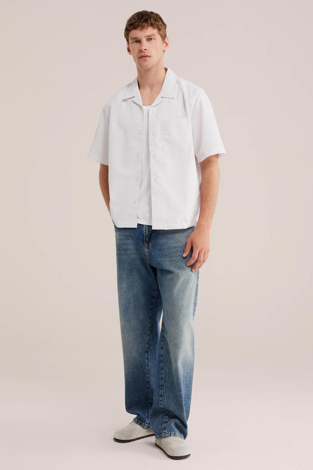 Lilakleurige heren WE Fashion relaxed gestreept casual overhemd van katoen met korte mouwen, klassieke kraag en knoopsluiting