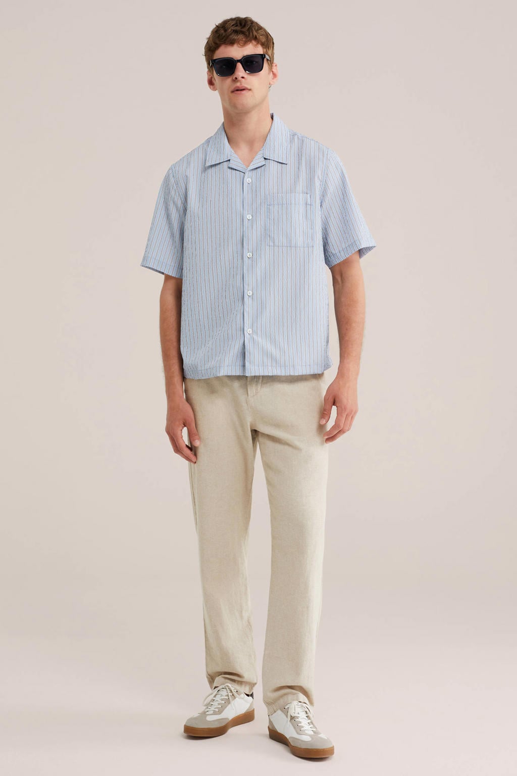 Blauwe heren WE Fashion relaxed gestreept casual overhemd van katoen met korte mouwen, klassieke kraag en knoopsluiting