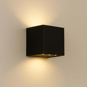 solar wandlamp buiten Marga