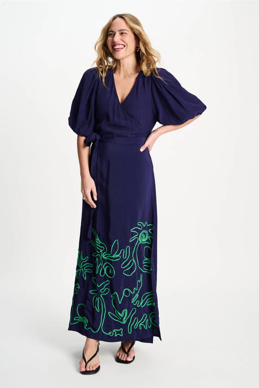 Donkerblauw en groene dames POM Amsterdam gebloemde maxi jurk van viscose met half lange mouwen en overslagkraag