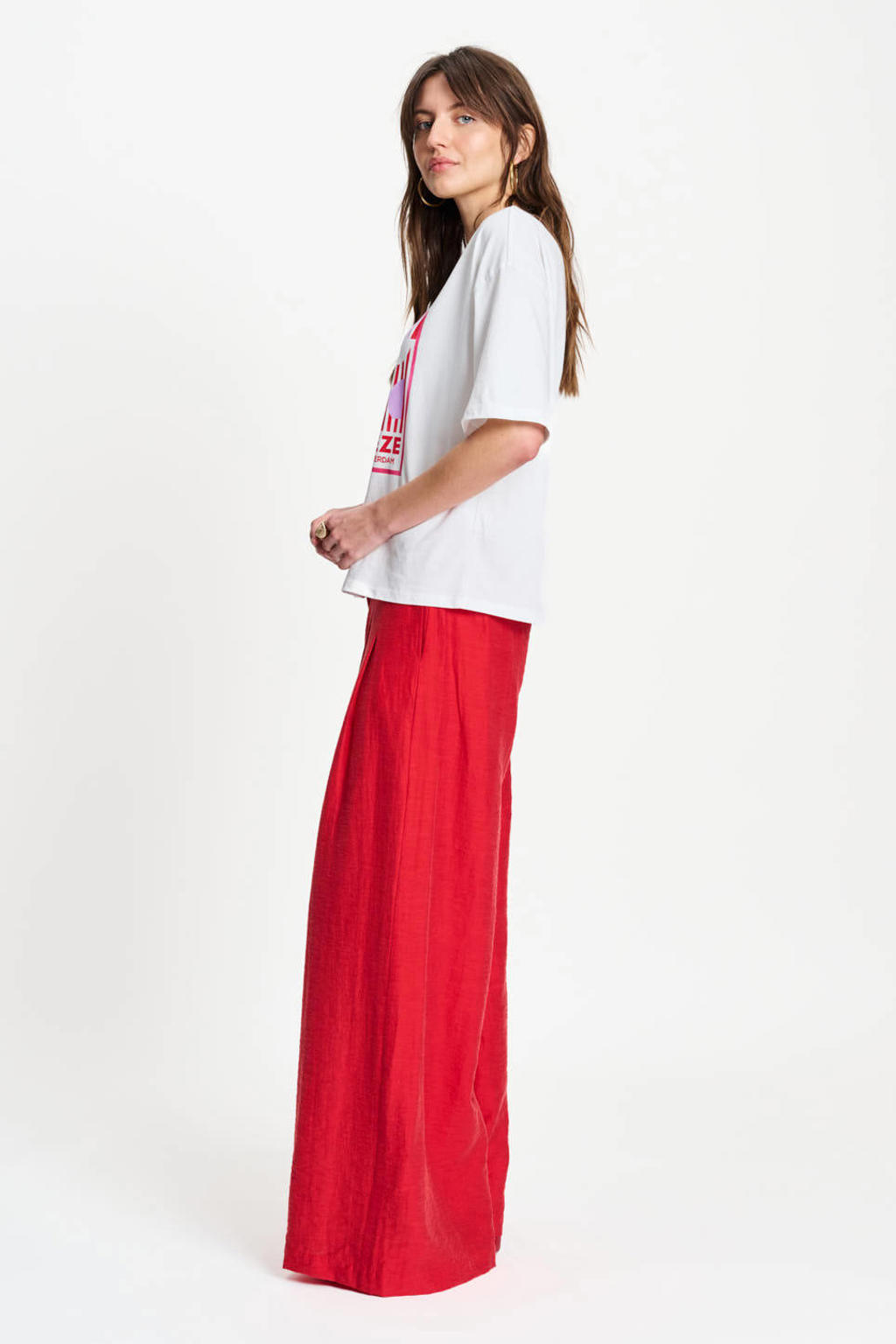 Ecru, rood en roze dames POM Amsterdam T-shirt van katoen met printopdruk, korte mouwen en ronde hals