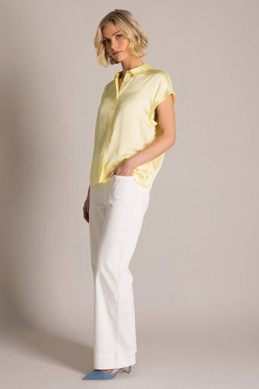 Lichtgele dames Yest blouse van satijn met effen, korte mouwen, klassieke kraag en knoopsluiting