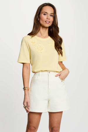 gebloemd T-shirt lichtgeel