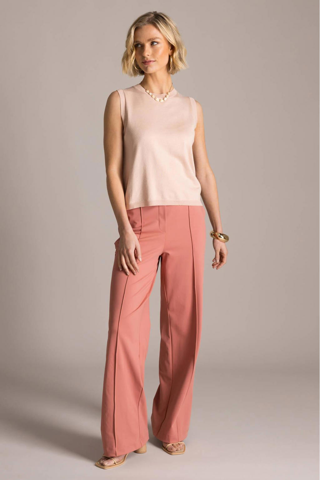 Lichtroze dames Yest top van viscose met effen en ronde hals