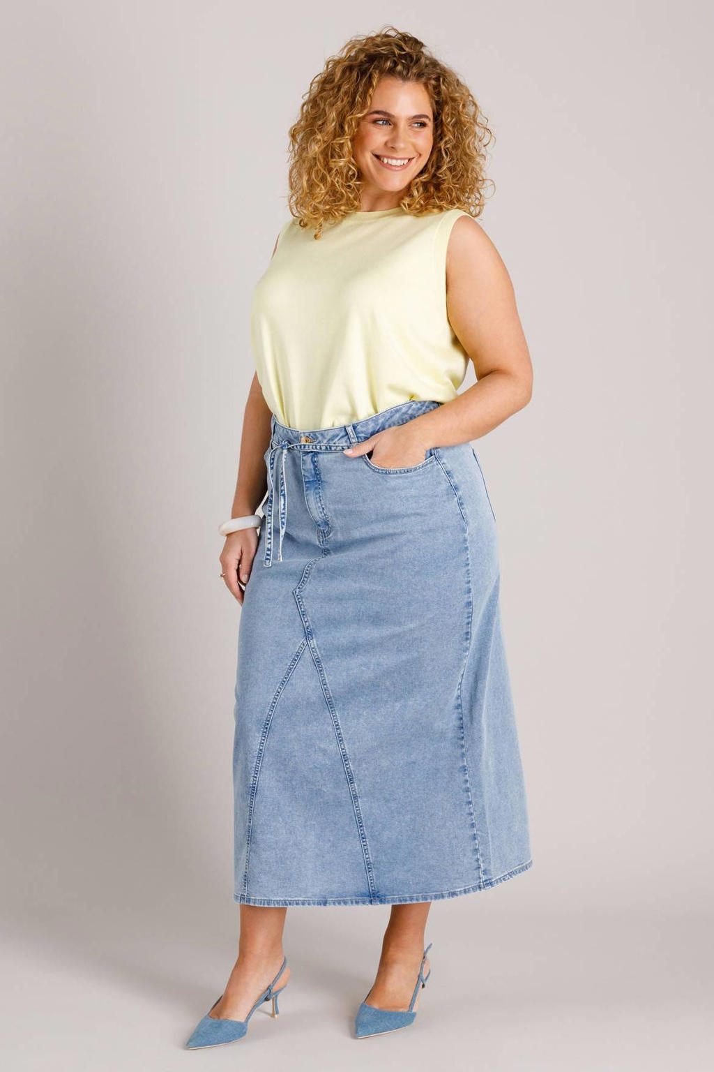 Lichtgele dames Yest Curve top van viscose met effen en ronde hals