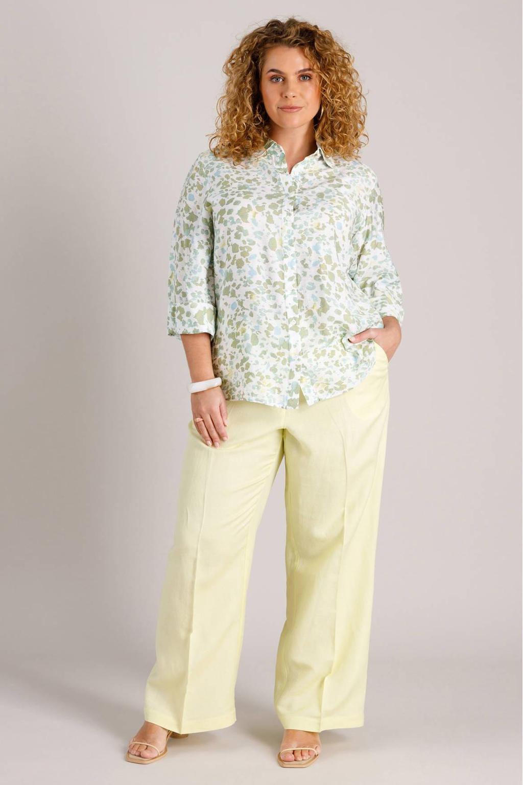 Groen en ecru dames Yest Curve blouse van viscose met driekwart mouwen, klassieke kraag en knoopsluiting