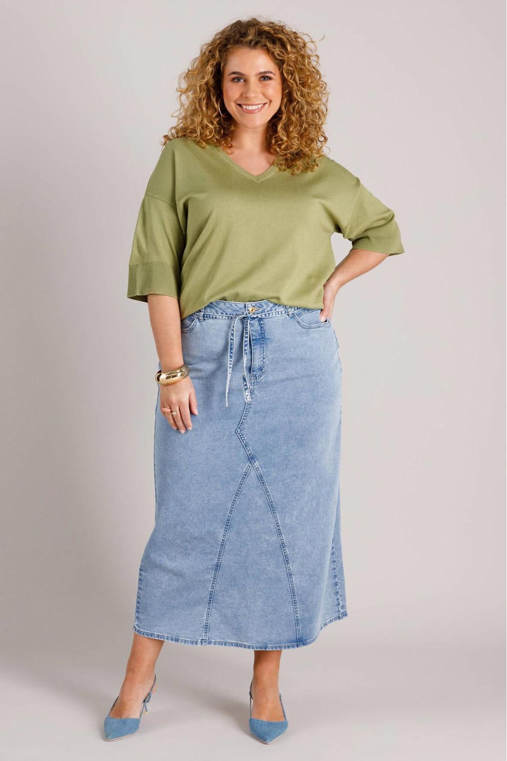 Lichtgroene dames Yest Curve top van viscose met effen, korte mouwen en V-hals