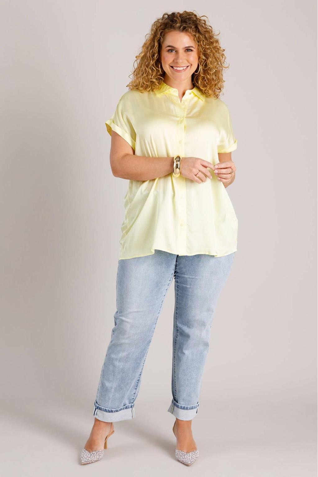 Lichtgele dames Yest Curve blouse van viscose met effen, driekwart mouwen, klassieke kraag en knoopsluiting