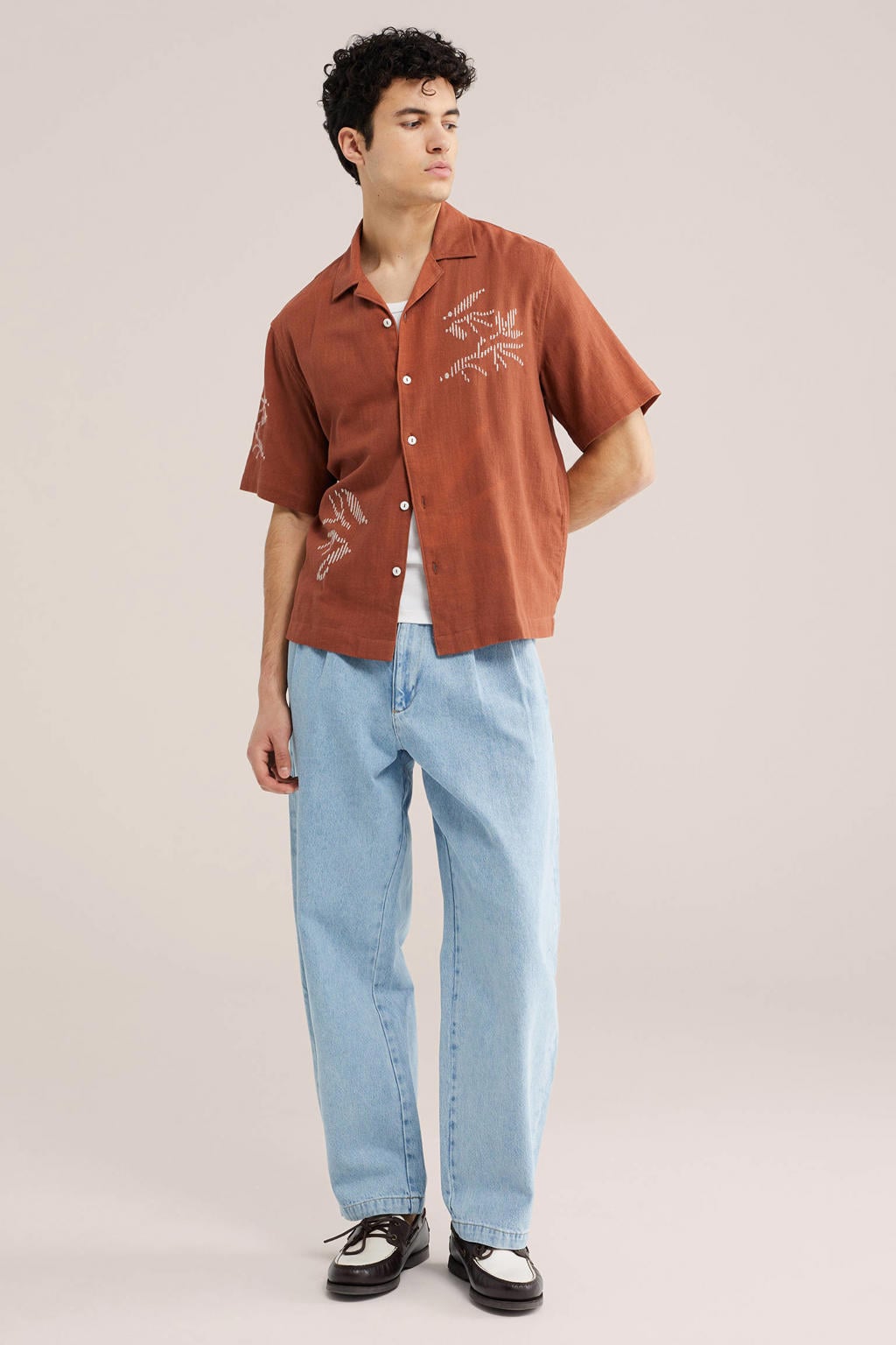 WE Fashion relaxed fit overhemd met borduursels - toffee