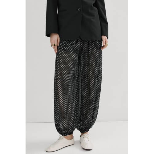 Mango barrel regular waist broek met stippen zwart afbeelding