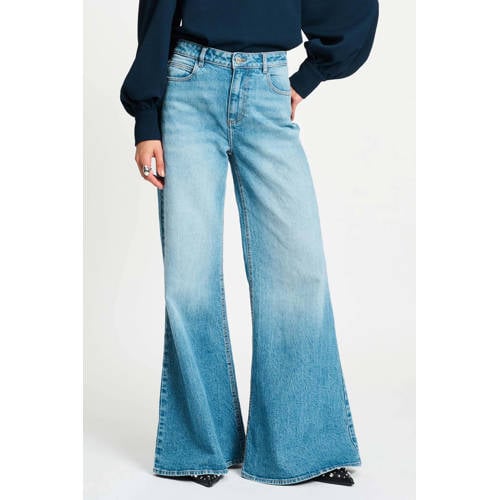 POM Amsterdam flared jeans medium blue denim afbeelding