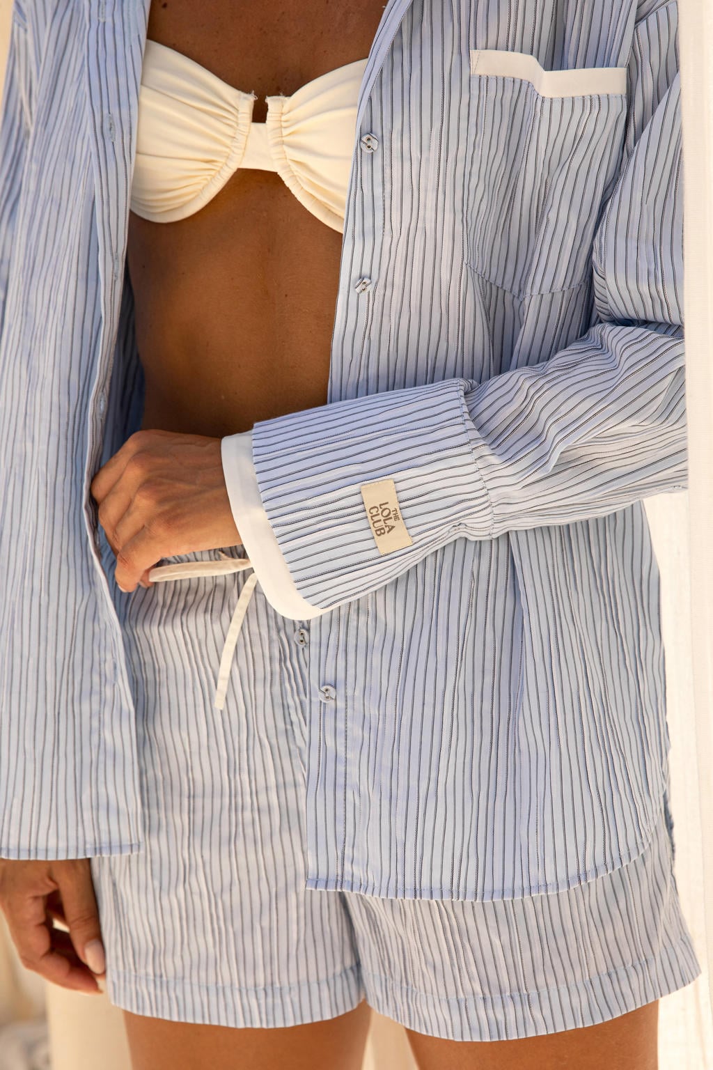 The Lola Club strandblouse Maeve lichtblauw