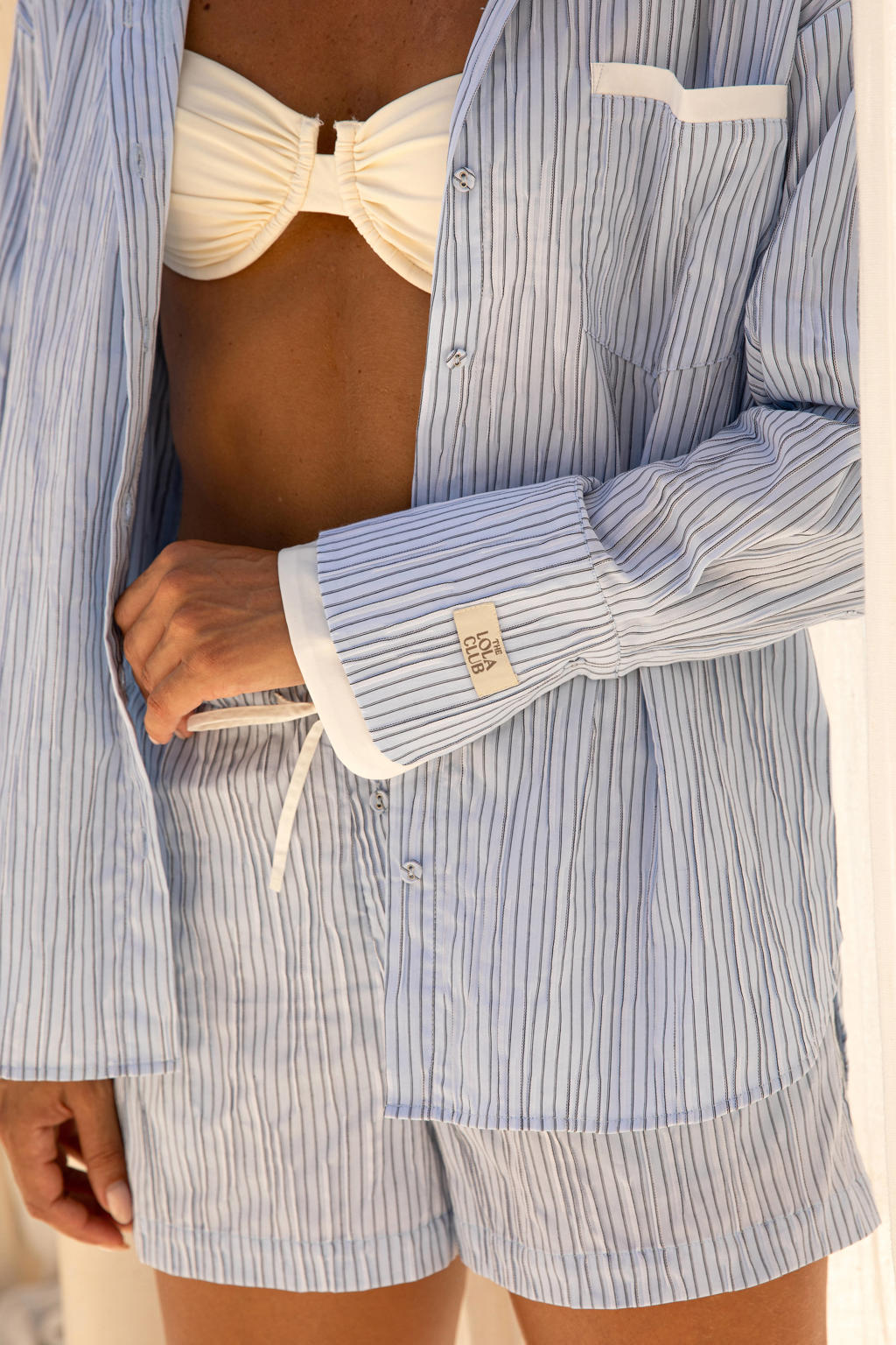 The Lola Club strandshort Maeve lichtblauw