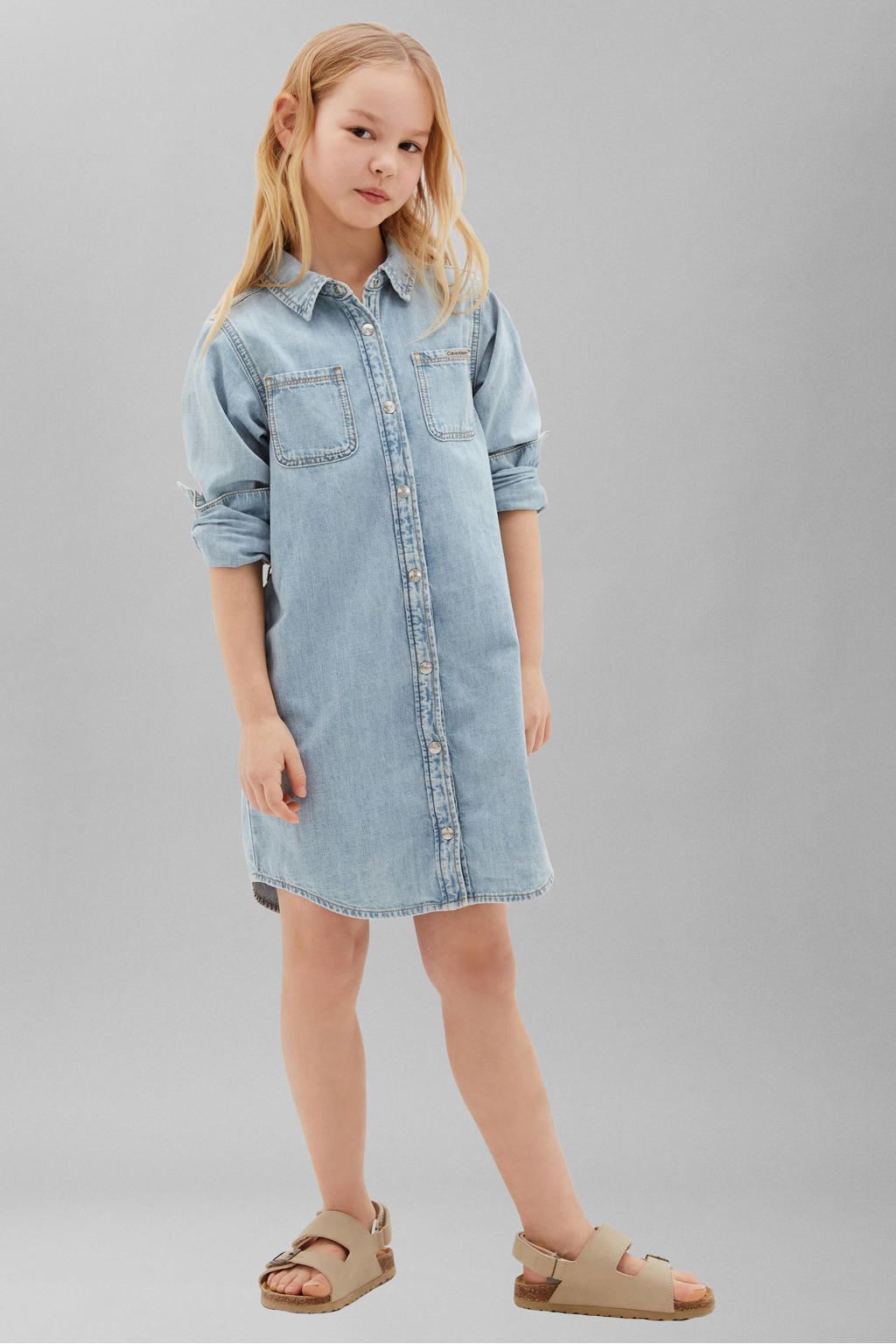 Light blue denim meisjes Calvin Klein spijkerjurk van denim met effen, lange mouwen en klassieke kraag