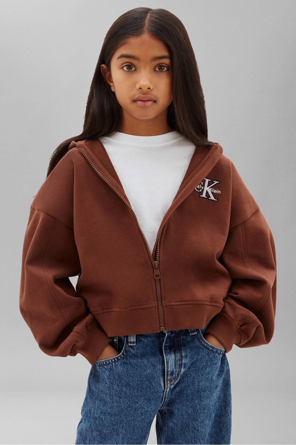 Bruine meisjes Calvin Klein sweatvest met logo dessin, lange mouwen, capuchon, ritssluiting en geribde boorden