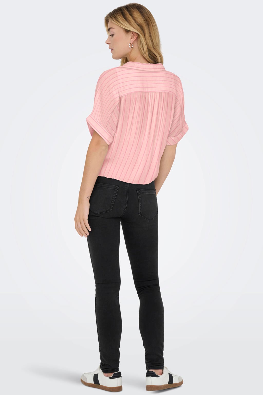 Lichtroze dames ONLY blouse van viscose met effen, korte mouwen, reverskraag, knoopsluiting en knoopdetail